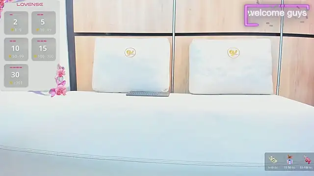 adela_chase webcam