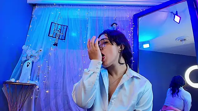 Shalyn_Lux webcam