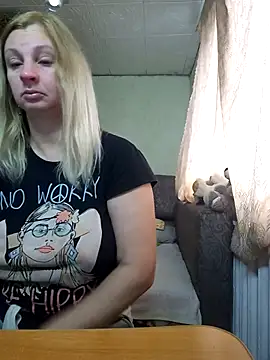 BustyBlond