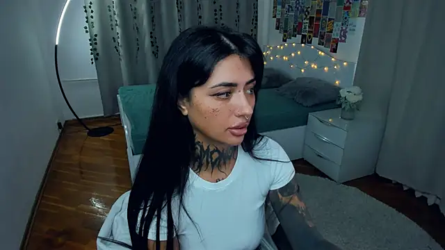 CharimgSabrina webcam