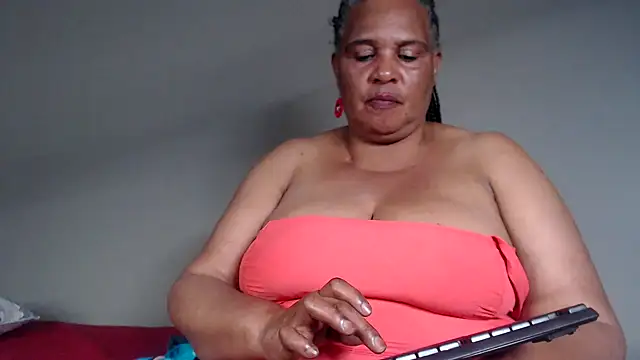 GrandBustyMelon