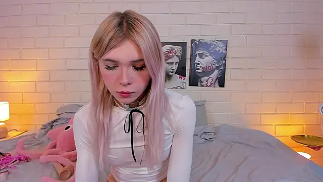 Blondy_Fina webcam
