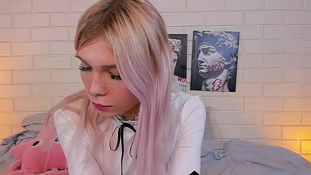 Blondy_Fina webcam