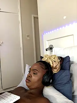 luciouslips96