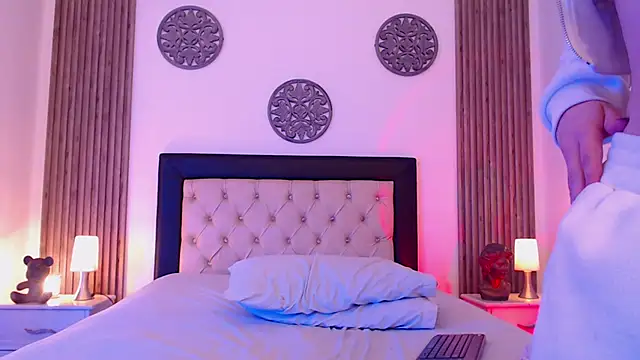 zoe_jones13