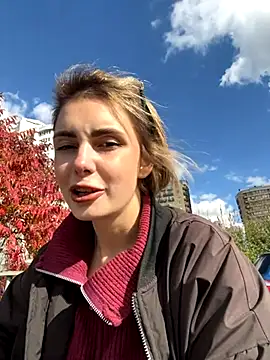 sandracarter (F young) - Show ass in public park