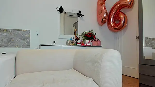 anisialuna_ webcam