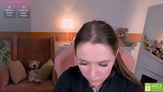 WildHoneyXO webcam