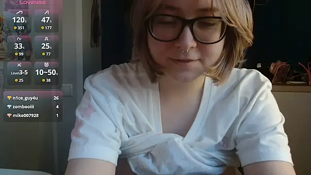 LolaWEI webcam