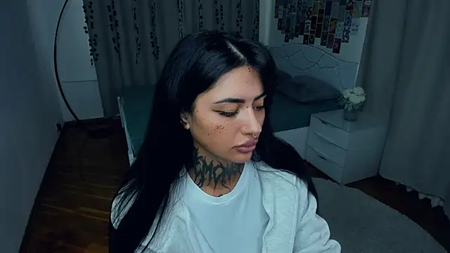 CharimgSabrina webcam