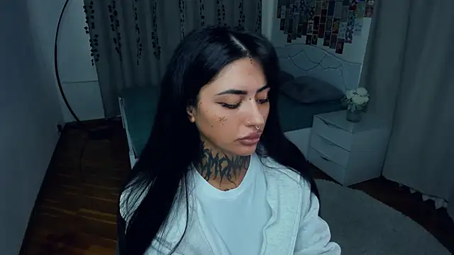CharimgSabrina webcam