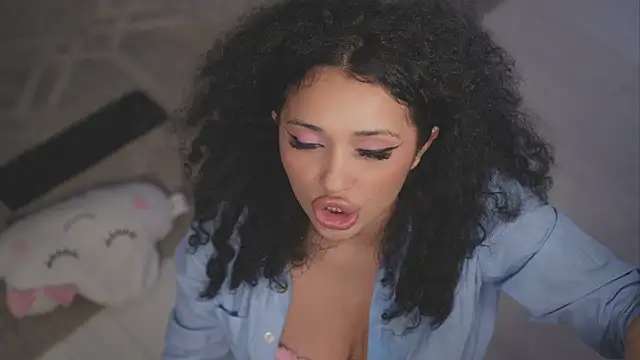 ChloeJoyce webcam