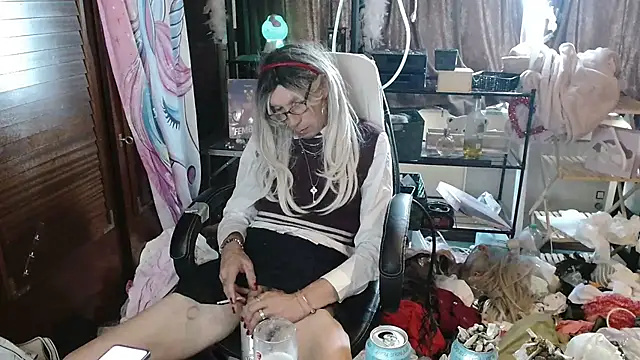 ombeline1 (Ask my age) - real hair 5 min