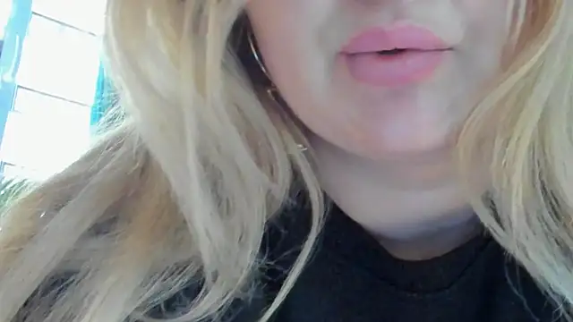 CoraSwon webcam