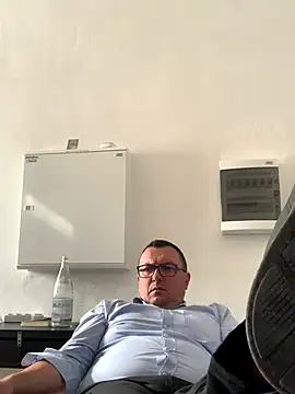 Mike8523 live cam screenshot male on VideoChat.work — Live Cam Directory