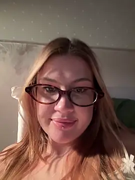 RinaCat from StripChat is Freechat