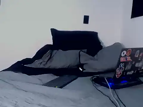 MASTER_PIG_FARMER webcam