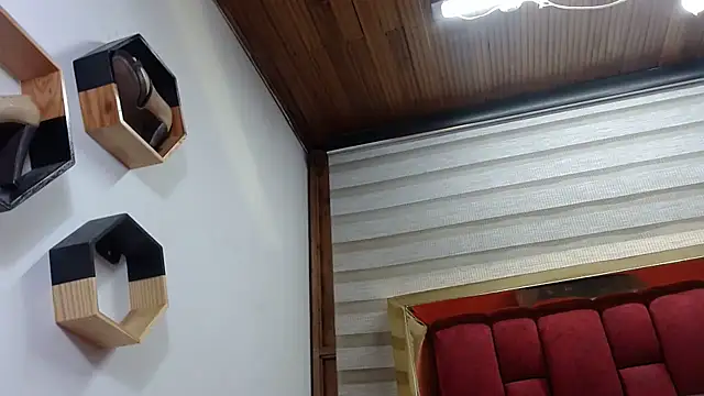 lola_warner webcam