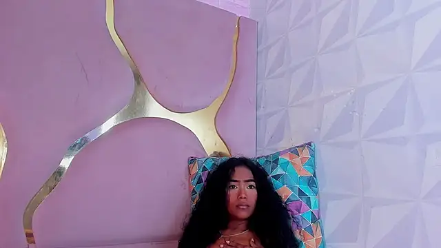 camilaqueenh webcam