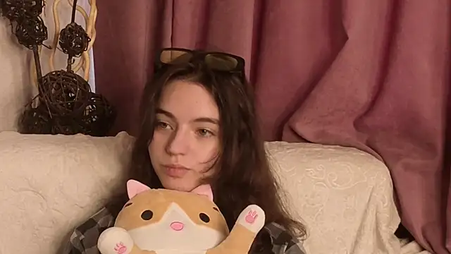 TarahCayne webcam