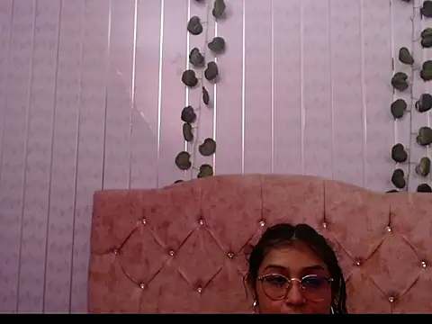 emiily_johamson - Emiily_Johamson's free webcam - UK Sex Cams
