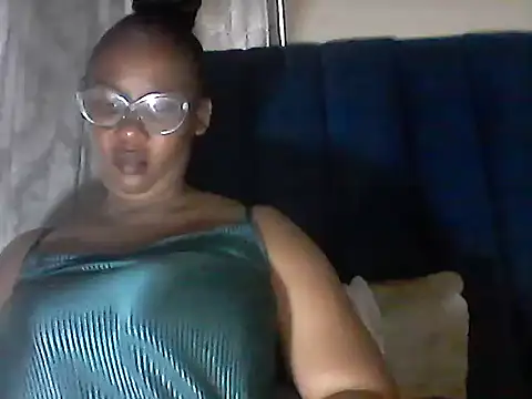 NippleMilkXx webcam