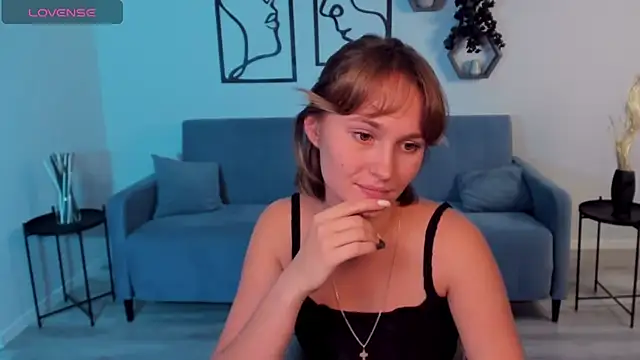 BritnieCute webcam