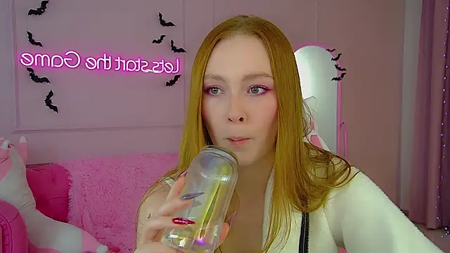 AgataFoxley webcam
