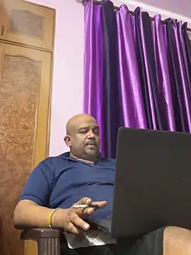 Dick_6inches_Delhi webcam