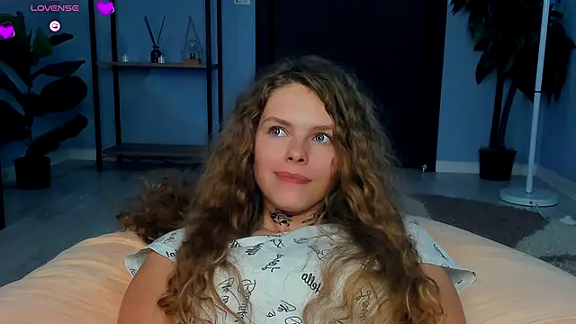 RayaNenlia webcam