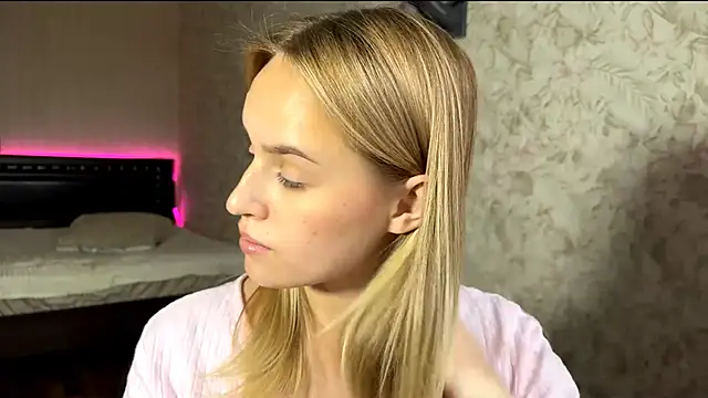 ElisabetLorney webcam