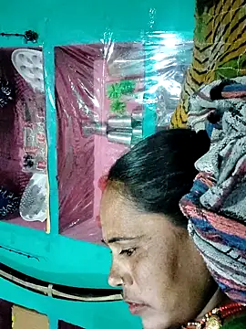 Pooja750 webcam