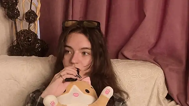 TarahCayne webcam