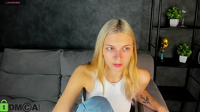 Milly_Rockk webcam