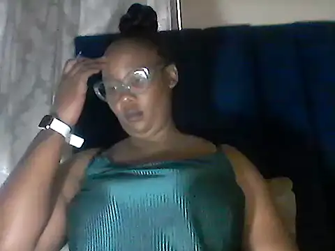NippleMilkXx webcam