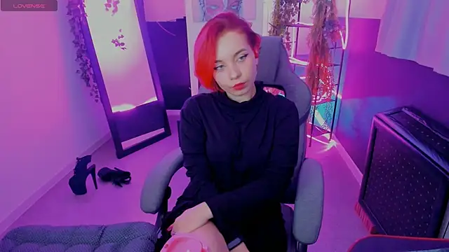 MarcelineChi webcam