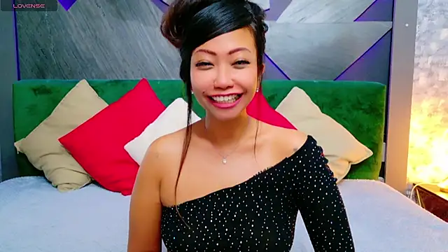 ElyaQuinn webcam