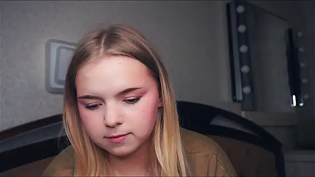 ZaraCreedon webcam