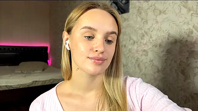 ElisabetLorney webcam