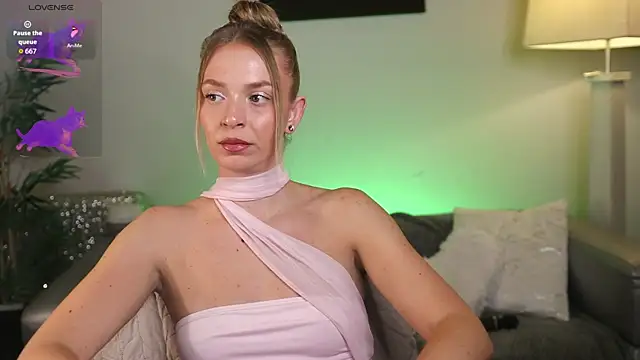 NovaHollisx