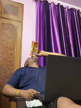 Dick_6inches_Delhi webcam