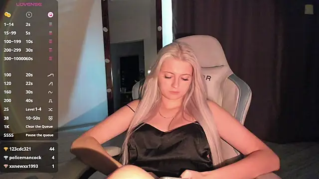 Lana_Younes webcam