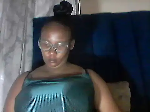 NippleMilkXx webcam