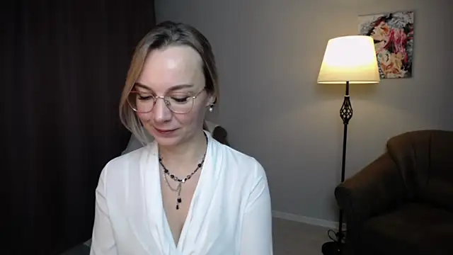 Ava_Elior webcam
