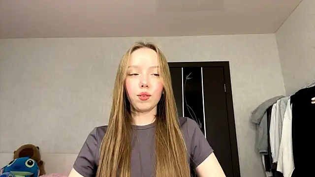 AntoniaMoravick webcam
