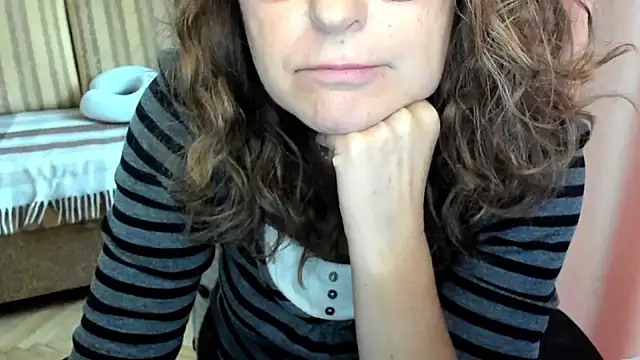 lauraoven webcam