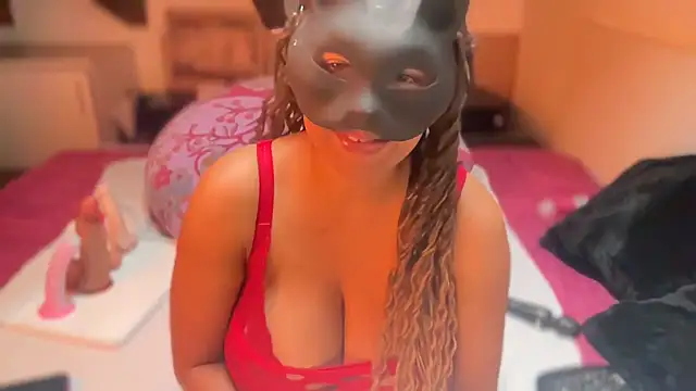 scarlet-santana