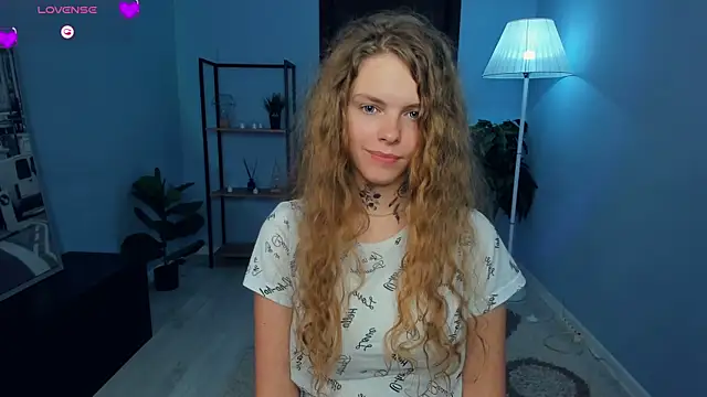 RayaNenlia webcam