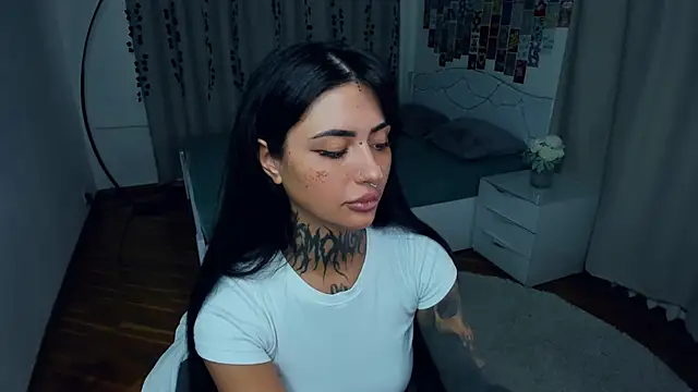 CharimgSabrina webcam