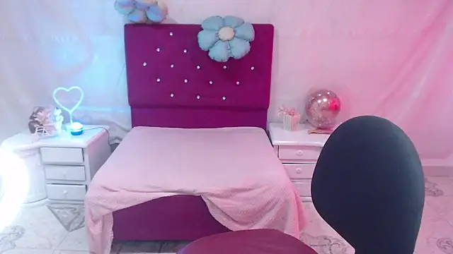 SaharaJohson webcam